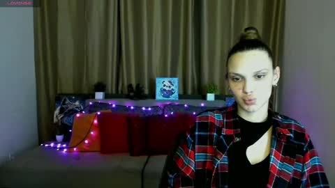 Amina online show from February 2025 01:51:02 PM