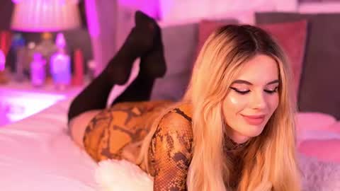amiralovely online show from July 2026 07:10:02 PM