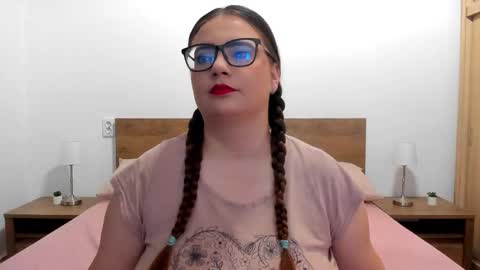 Amira Vyxen online show from October 2025 09:01:01 PM