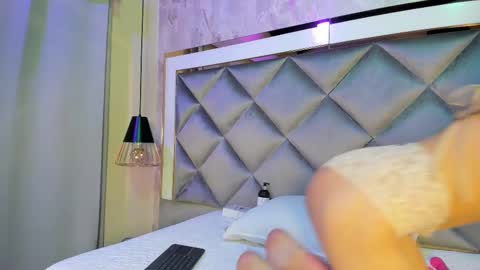 ammy durand online show from February 2025 02:51:02 AM