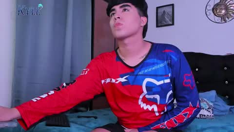 Snapshot of amon_kyle chatting on March 2025 02:15:01 AM Amon online show from March 2025 02:15:01 AM