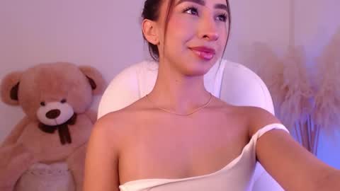 Sophi online show from October 2025 11:01:01 AM