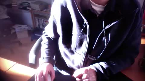 Snapshot of amor2200 chatting on December 2024 11:32:01 AM Amor2200 online show from December 2024 11:32:01 AM