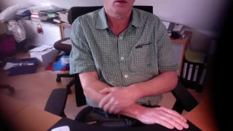 Snapshot of amor2200 chatting on September 2025 03:11:02 PM Amor2200 online show from September 2025 03:11:02 PM