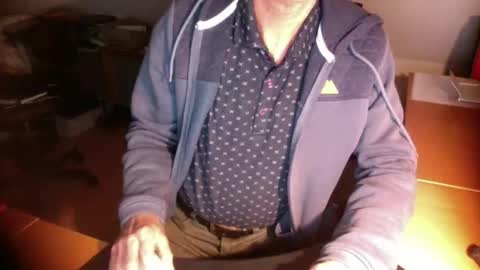 Snapshot of amor2200 chatting on October 2025 06:28:01 PM Amor2200 online show from October 2025 06:28:01 PM