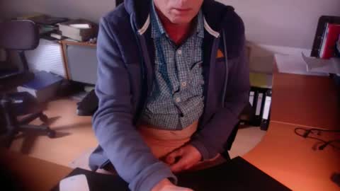 Snapshot of amor2200 chatting on October 2025 08:58:01 AM Amor2200 online show from October 2025 08:58:01 AM