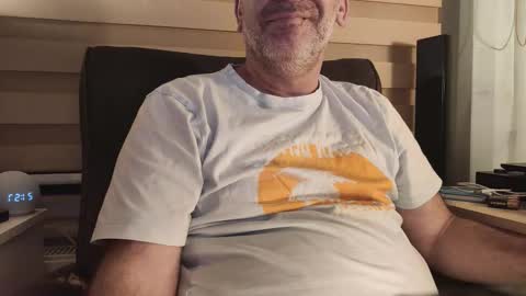 Snapshot of amorlin chatting on March 2026 06:57:01 PM AmorLin online show from March 2026 06:57:01 PM