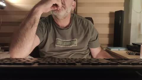 Snapshot of amorlin chatting on April 2026 07:23:02 PM AmorLin online show from April 2026 07:23:02 PM