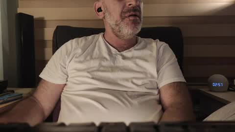 Snapshot of amorlin chatting on April 2026 11:57:02 PM AmorLin online show from April 2026 11:57:02 PM