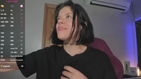 Snapshot of amy_bubble chatting on March 2025 09:48:02 PM Bel online show from March 2025 09:48:02 PM