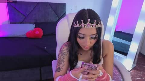 Snapshot of amy_fox2 chatting on May 2026 12:43:01 PM Amy online show from May 2026 12:43:01 PM