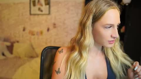 amy_johns_ online show from November 2025 09:10:02 AM