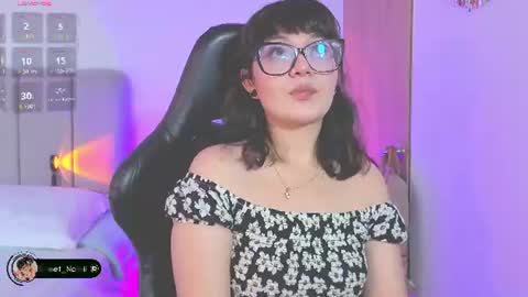 Snapshot of amy_lit chatting on July 2026 10:01:02 PM Hello I am Allison Welcome to my room and let is have a good time together whith me online show from July 2026 10:01:02 PM