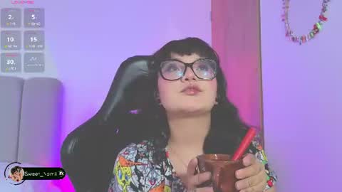 Snapshot of amy_lit chatting on July 2026 10:01:02 PM Hello I am Allison Welcome to my room and let is have a good time together whith me online show from July 2026 10:01:02 PM