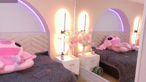 Amy online show from April 2026 07:07:01 PM