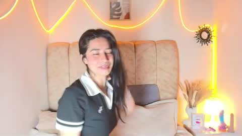 Snapshot of amy_swann chatting on June 2026 11:33:01 AM Amy online show from June 2026 11:33:01 AM