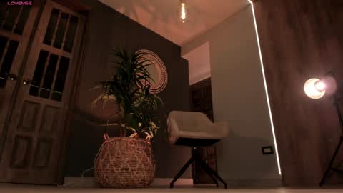 Amy Armstrong online show from January 2025 03:49:02 AM