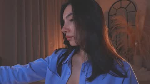 Amy Armstrong online show from October 2025 01:00:02 AM