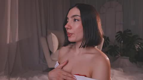 Amy Armstrong online show from April 2026 11:32:01 PM