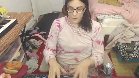 Trashely Gimpson online show from March 2025 10:46:01 AM