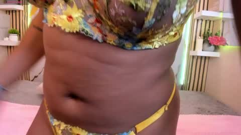 Snapshot of amybarton chatting on May 2026 06:37:01 PM My name is AMY... Nice to meet you thumb up me please its important online show from May 2026 06:37:01 PM