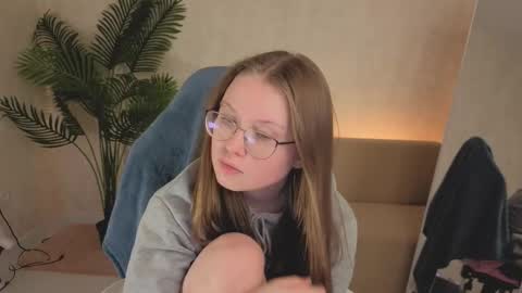 amycherryberry online show from November 2025 03:50:01 AM