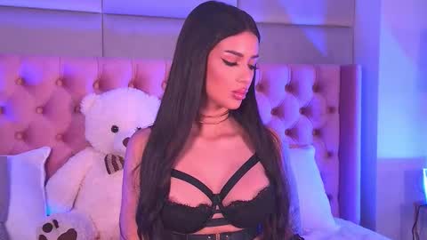 Amyra online show from October 2025 03:26:01 AM