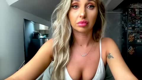 amyroberta92 online show from July 2026 06:44:02 AM