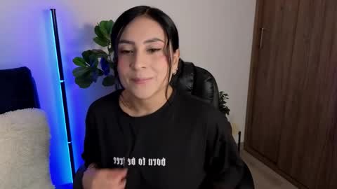 Aleja  online show from February 2026 11:14:01 PM