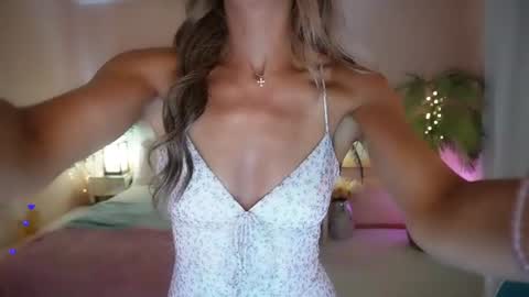 Snapshot of amyvalentine chatting on July 2026 06:18:02 AM AmyValentine online show from July 2026 06:18:02 AM