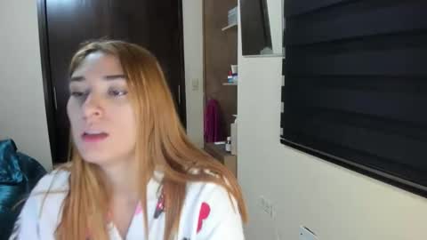 Snapshot of amywalker01 chatting on May 2026 07:43:01 PM amy online show from May 2026 07:43:01 PM