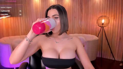 Snapshot of amywalker_ chatting on February 2025 01:25:02 PM AMY WALKER online show from February 2025 01:25:02 PM