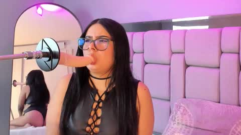 amywhitte_ online show from December 2025 07:32:01 PM