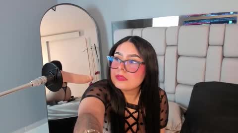 amywhitte_ online show from December 2025 07:08:02 PM