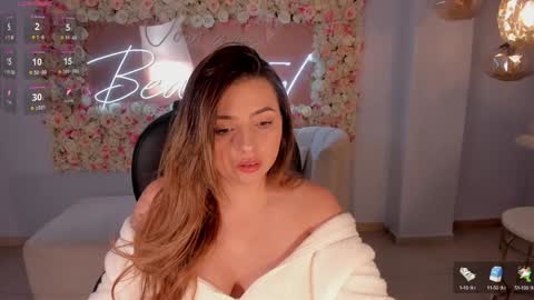 Snapshot of amywoods chatting on December 2024 03:05:02 AM online show from December 2024 03:05:02 AM