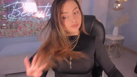 Snapshot of amywoods chatting on December 2024 01:18:02 AM online show from December 2024 01:18:02 AM