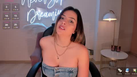 Snapshot of amywoods chatting on January 2025 01:10:01 AM online show from January 2025 01:10:01 AM