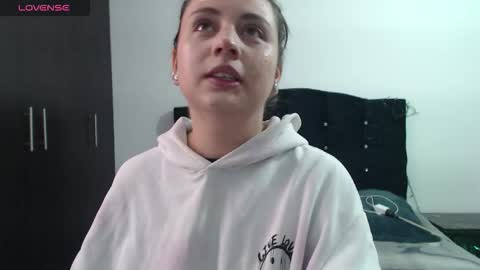 Snapshot of ana_arms_ chatting on February 2026 02:05:01 PM ana_arms_ online show from February 2026 02:05:01 PM