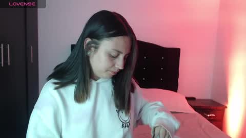 Snapshot of ana_arms_ chatting on April 2026 04:46:02 PM ana_arms_ online show from April 2026 04:46:02 PM