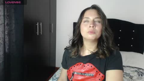 Snapshot of ana_arms_ chatting on June 2026 06:32:02 PM ana_arms_ online show from June 2026 06:32:02 PM