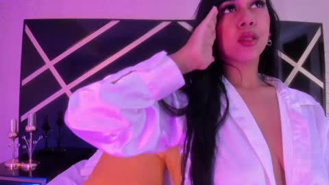 Ana Gonzalez online show from May 2026 01:30:01 PM