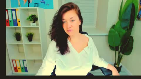 Snapshot of ana_mills chatting on May 2026 10:01:02 AM Ana online show from May 2026 10:01:02 AM
