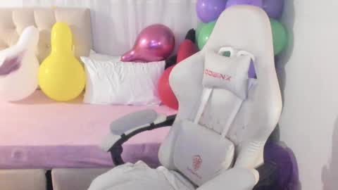 Im anna but you can call me as you want online show from October 2025 10:48:02 PM