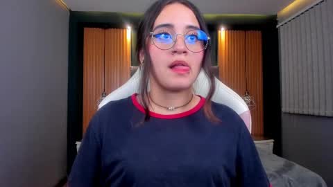 Snapshot of ana_taylor2 chatting on January 2025 11:33:01 PM Ana online show from January 2025 11:33:01 PM