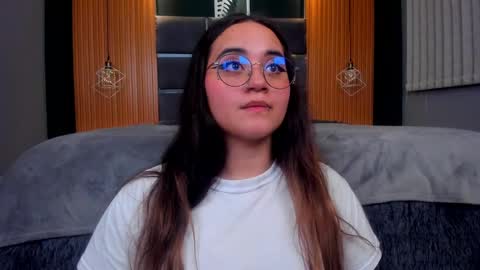 Snapshot of ana_taylor2 chatting on February 2025 12:03:01 AM Ana online show from February 2025 12:03:01 AM