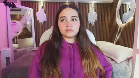 Snapshot of ana_taylor2 chatting on October 2025 07:47:01 PM Ana online show from October 2025 07:47:01 PM