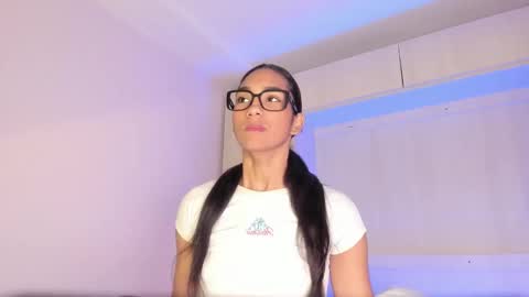anaacollins_ online show from January 2026 11:36:02 AM