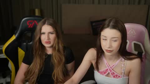 Sweet girls online show from April 2026 07:04:02 PM