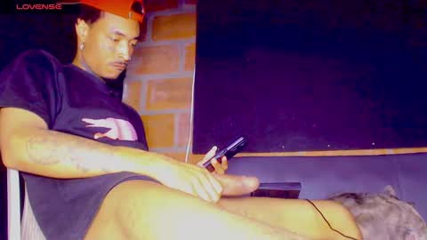 anaconda_94 online show from January 2026 06:32:02 PM