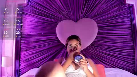 Anna online show from October 2025 07:11:01 PM